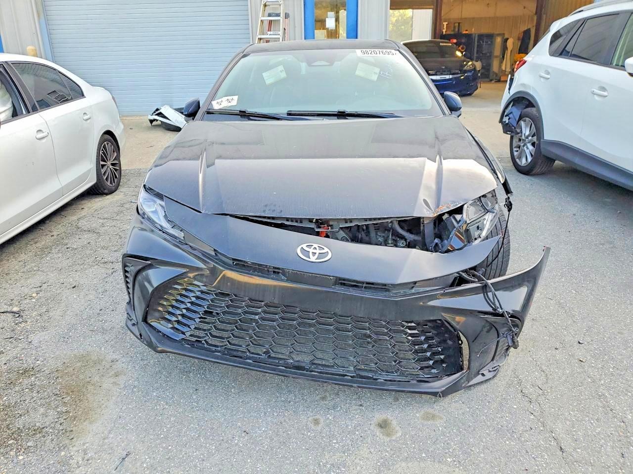 2025 Toyota Camry Xse - zdjęcie 5