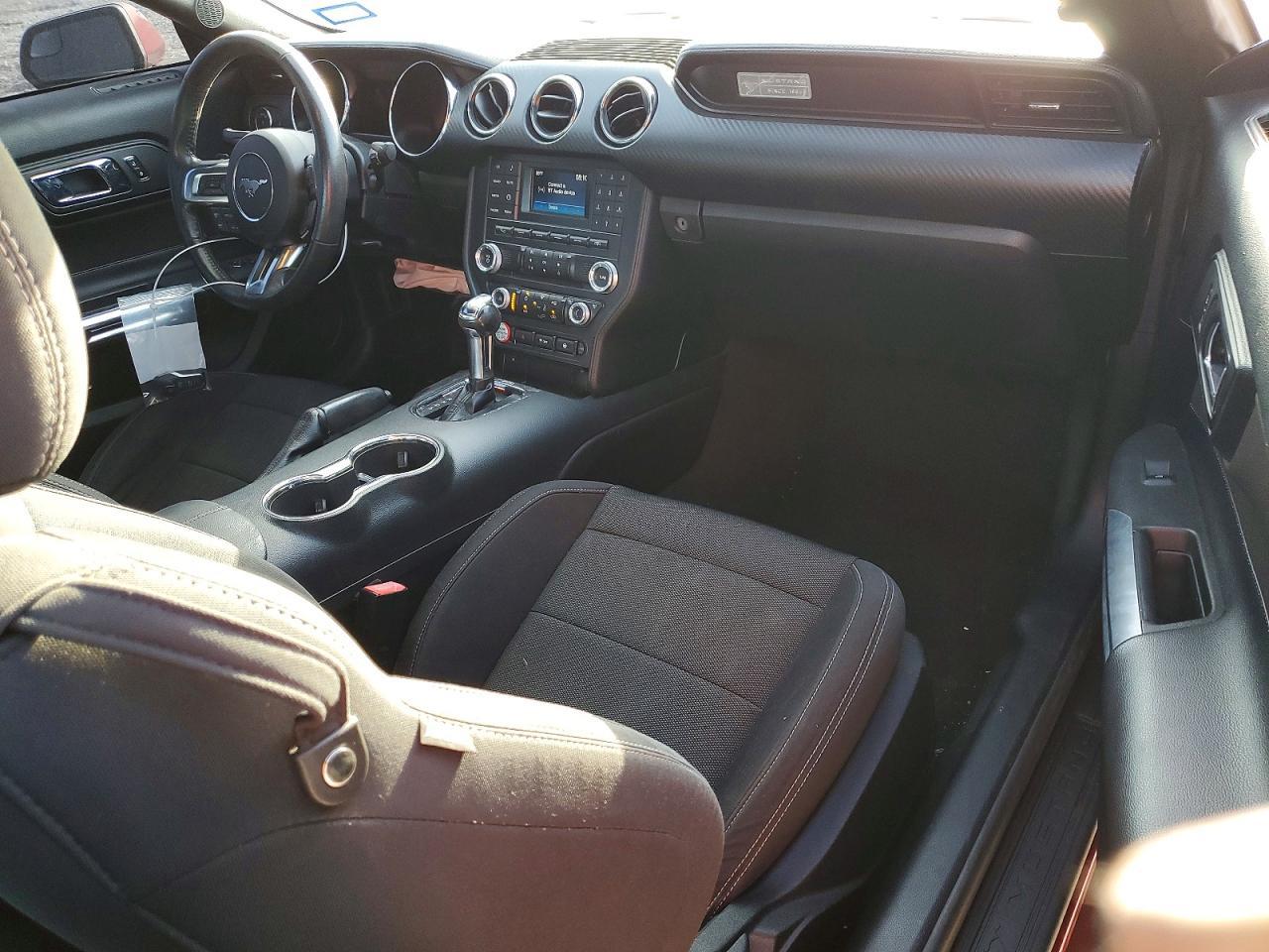 2017 Ford Mustang - zdjęcie 11