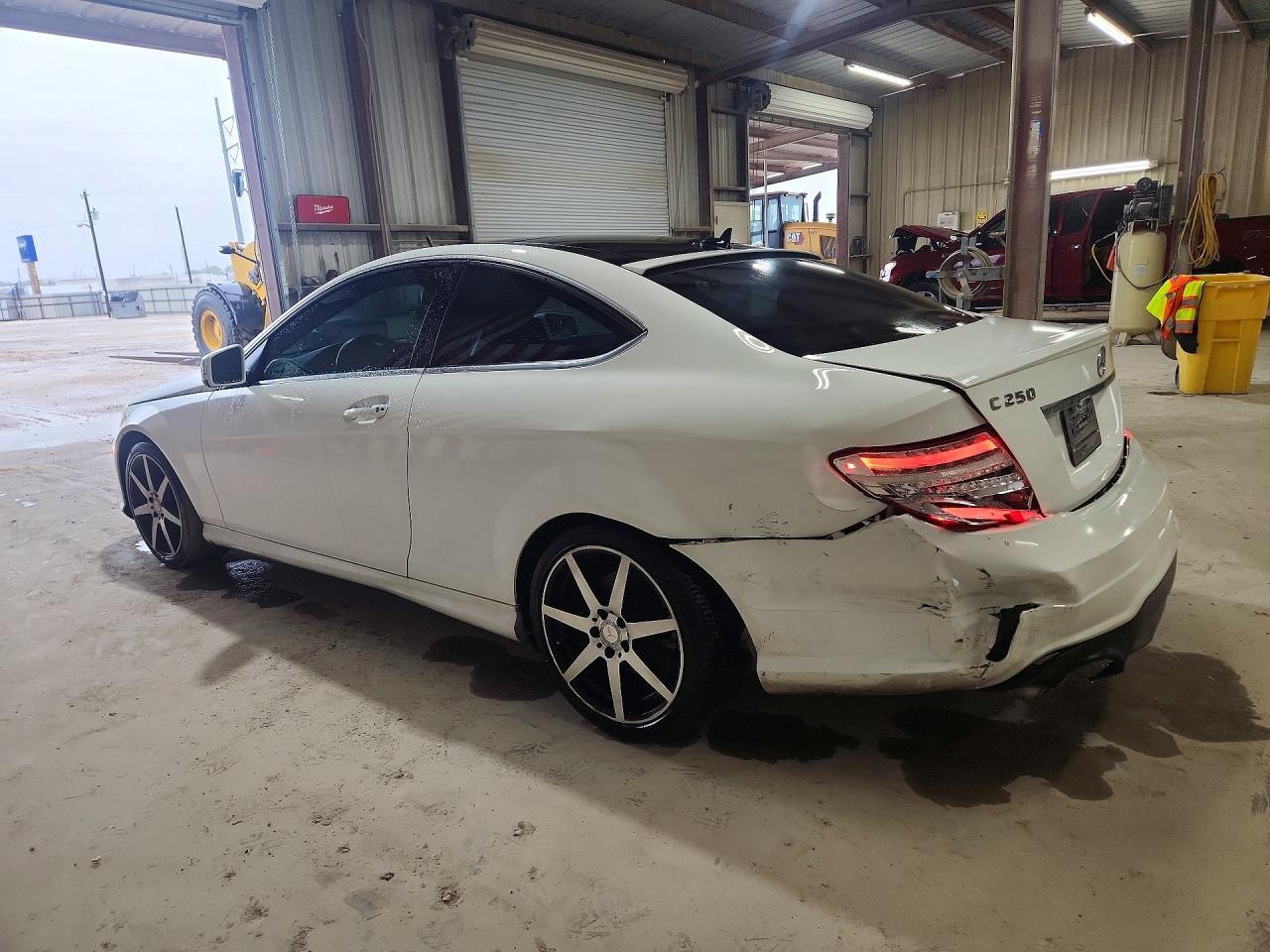 2015 Mercedes-Benz C 250 - zdjęcie 2