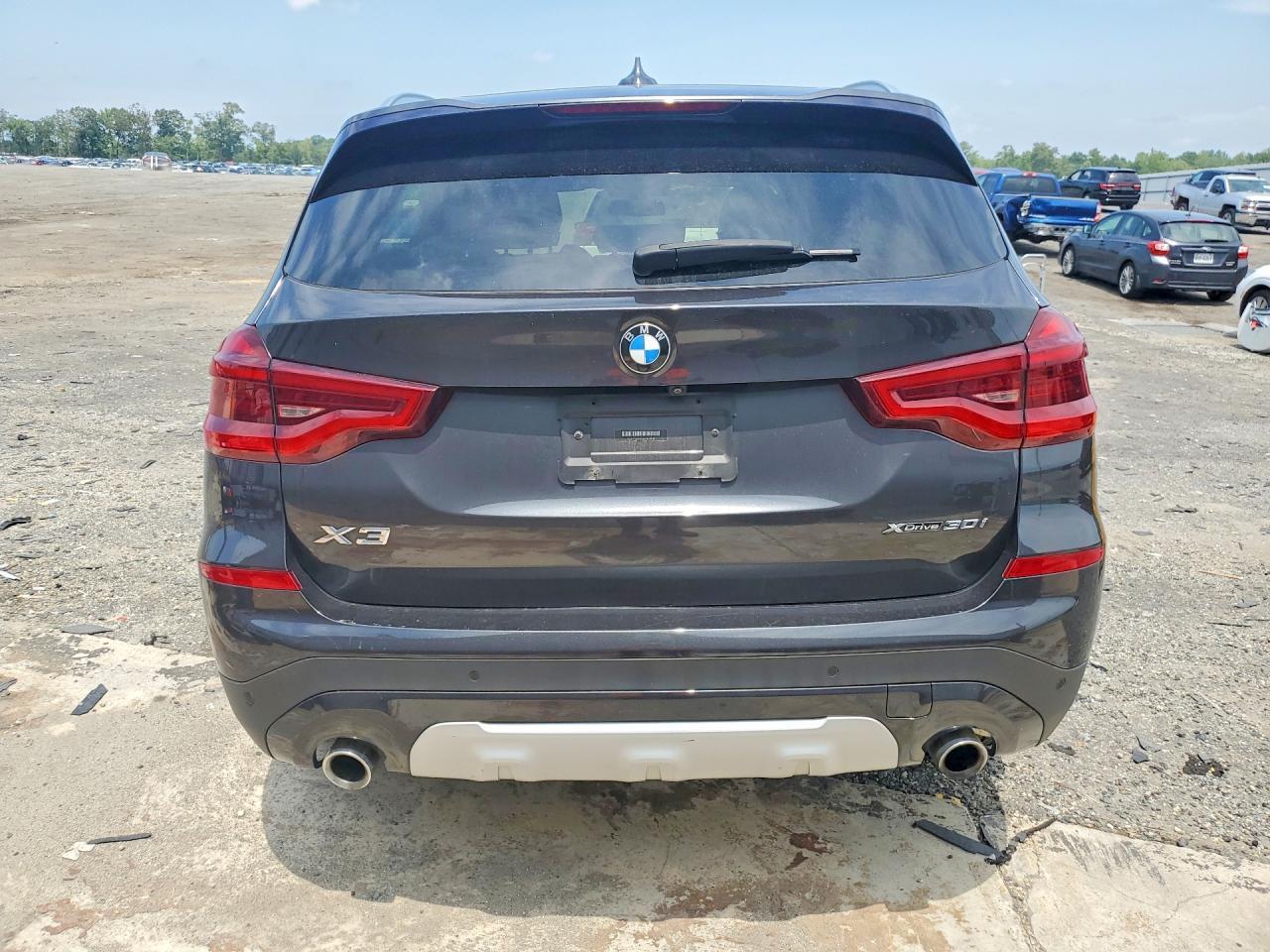 2021 BMW X3 xDrive30I - zdjęcie 6