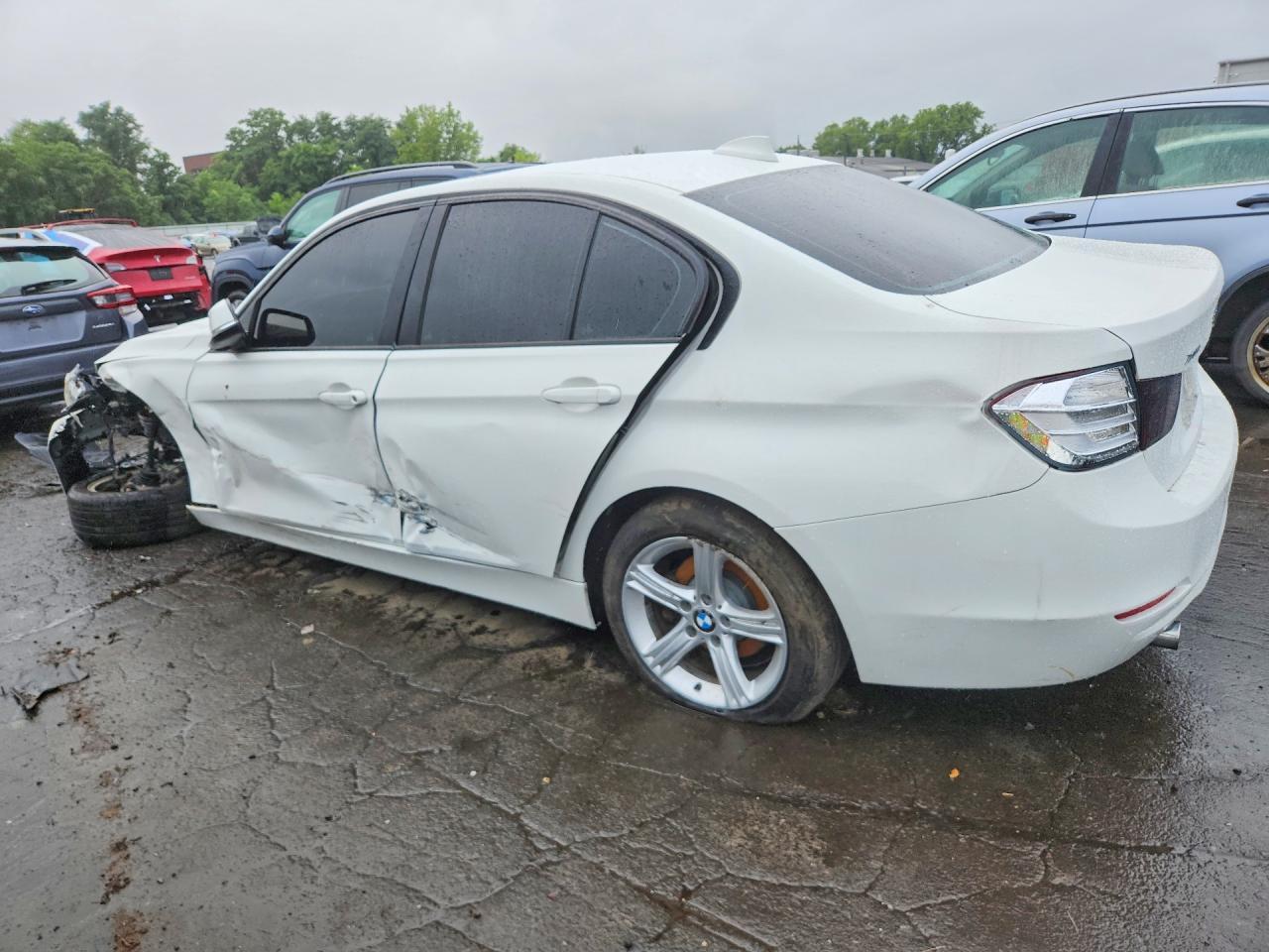 2013 BMW Seria 3 328i - zdjęcie 2