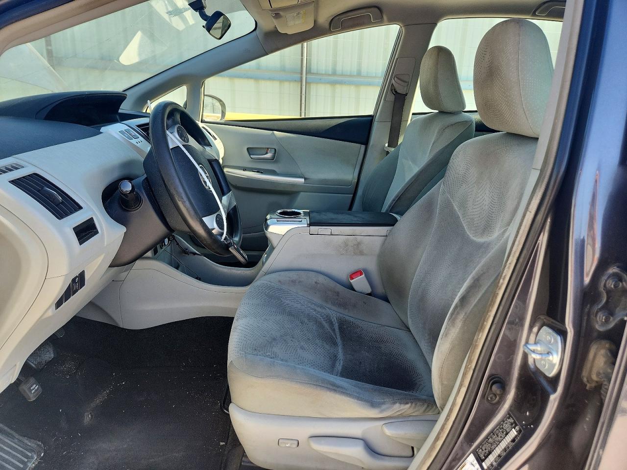 2014 Toyota Prius V Two - zdjęcie 7
