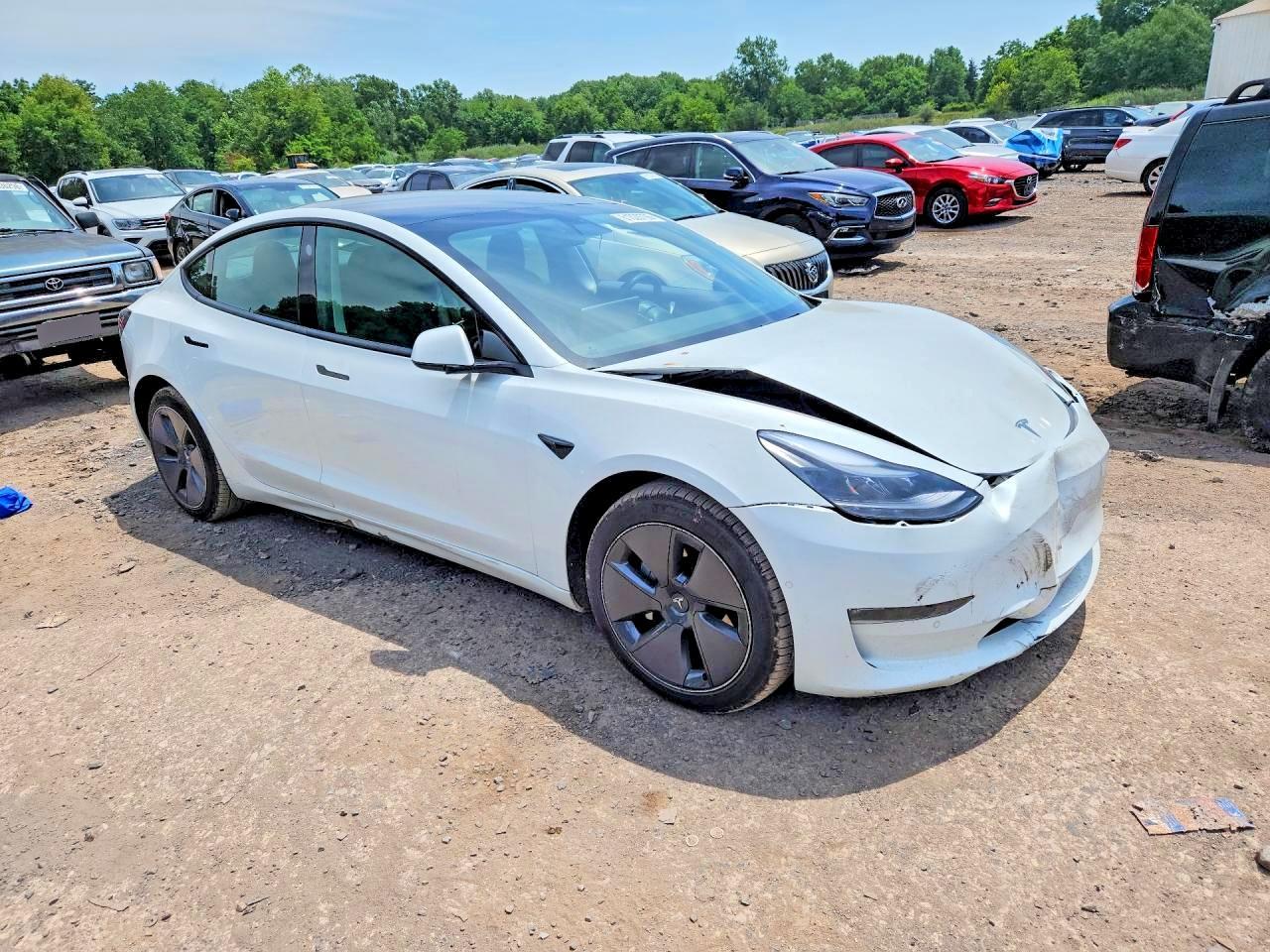 2021 Tesla Model 3 - zdjęcie 4
