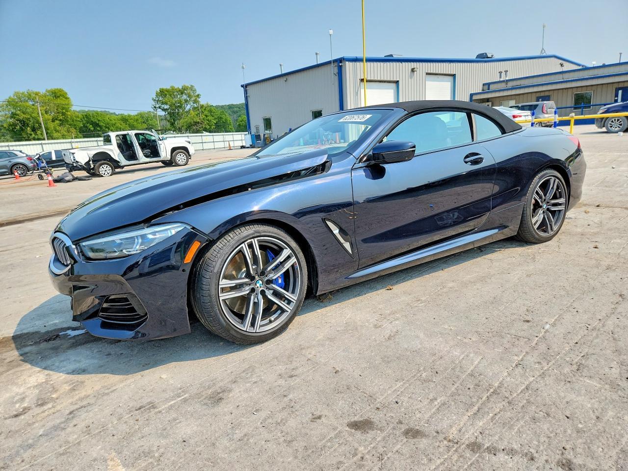 BMW Seria 8 - zdjęcie 1