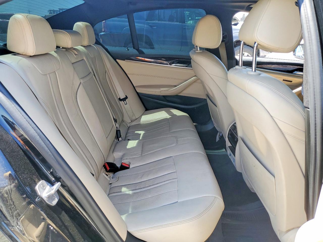 2017 BMW Seria 5 530i - zdjęcie 10