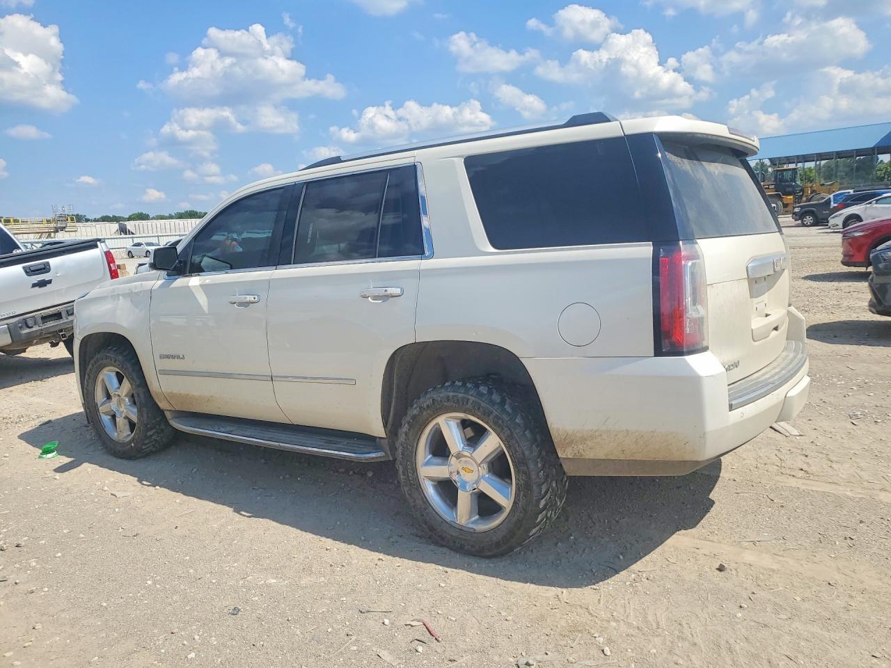 2015 GMC Yukon Denali - zdjęcie 2