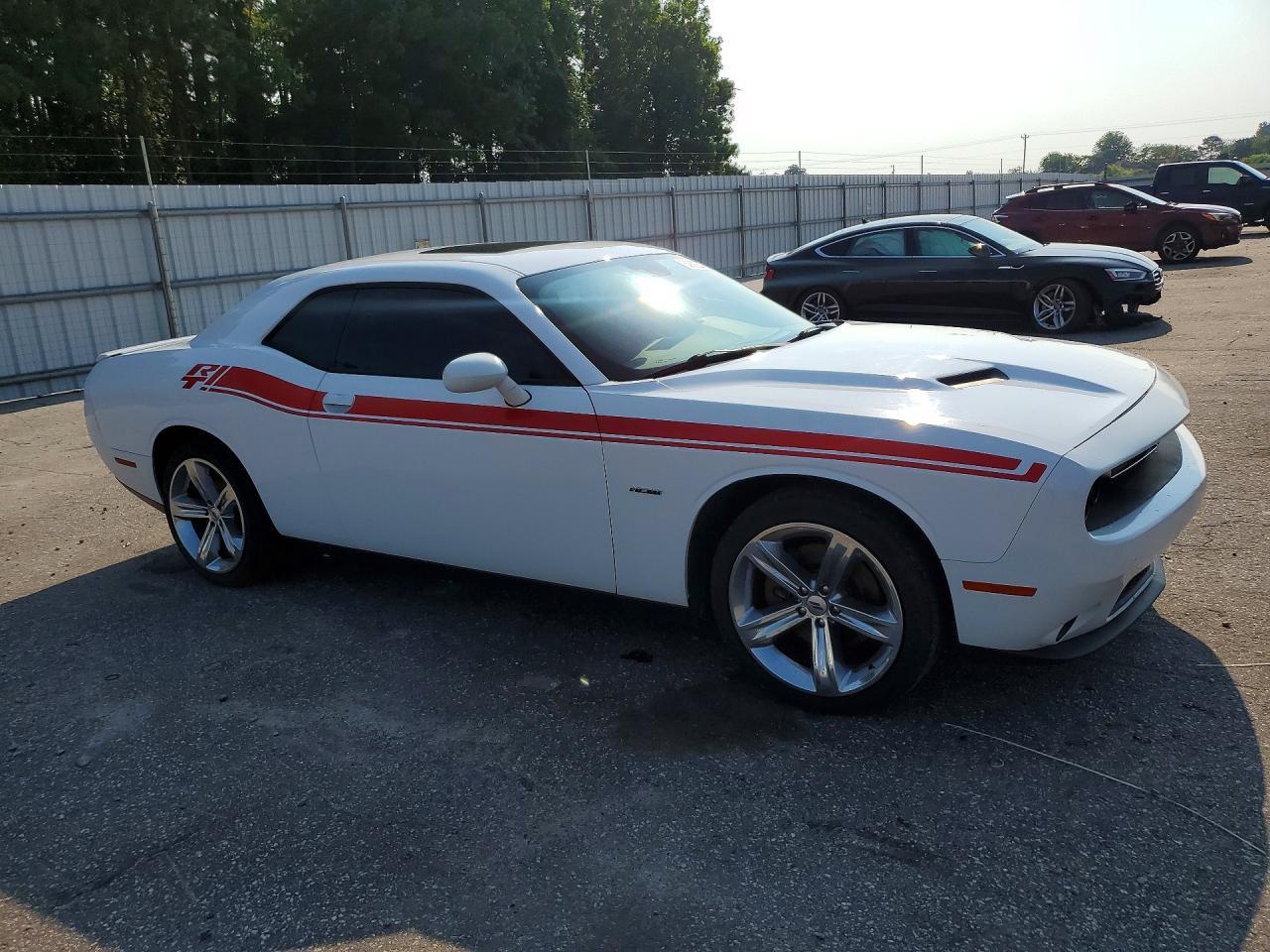 2017 Dodge Challenger R/T - zdjęcie 4