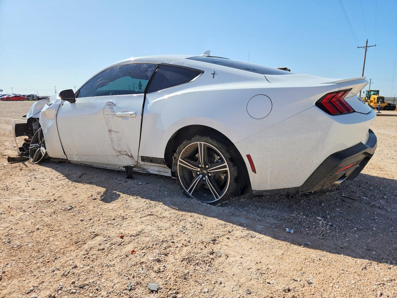 2024 Ford Mustang - zdjęcie 2