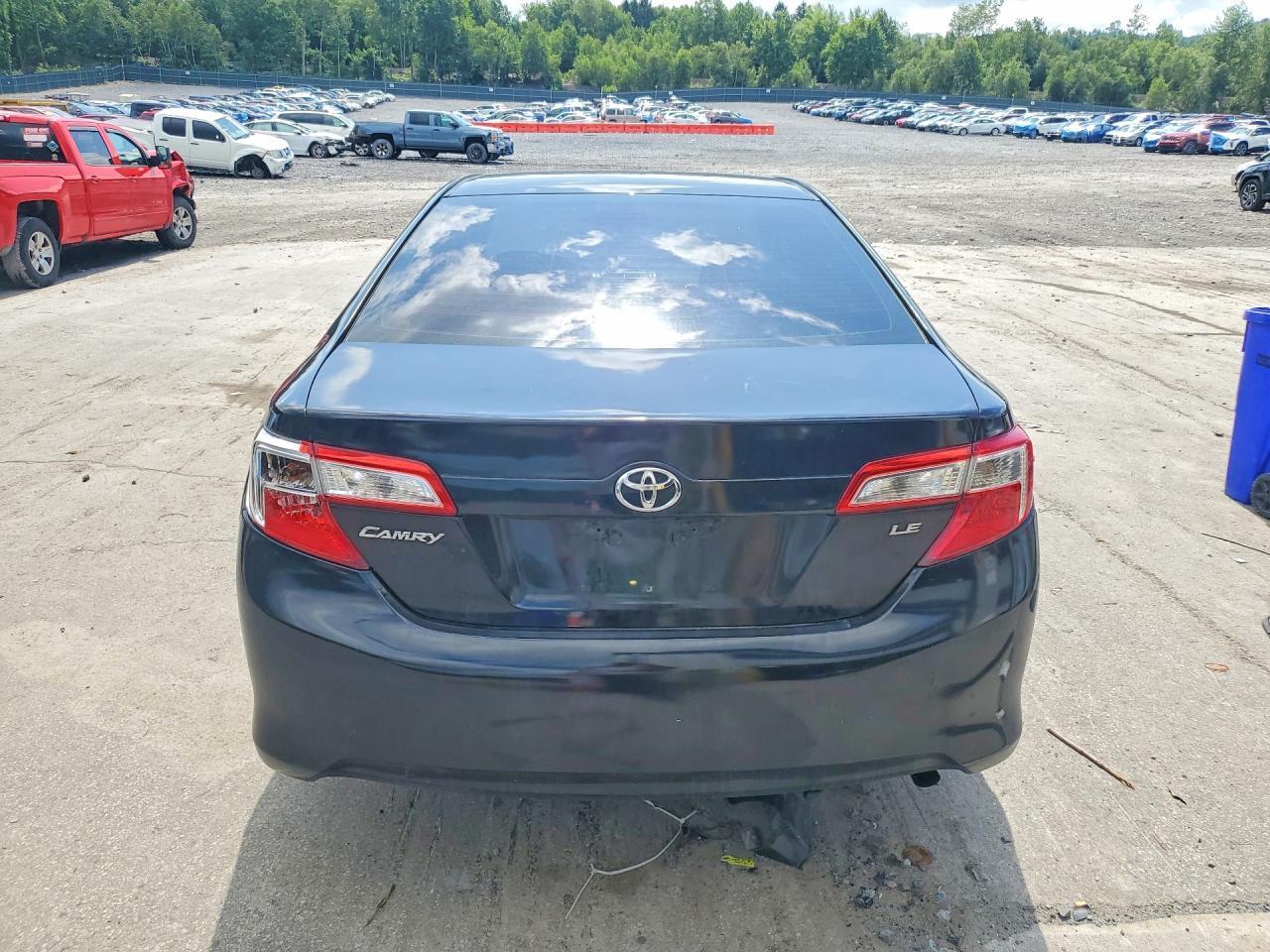2014 Toyota Camry Le - zdjęcie 6