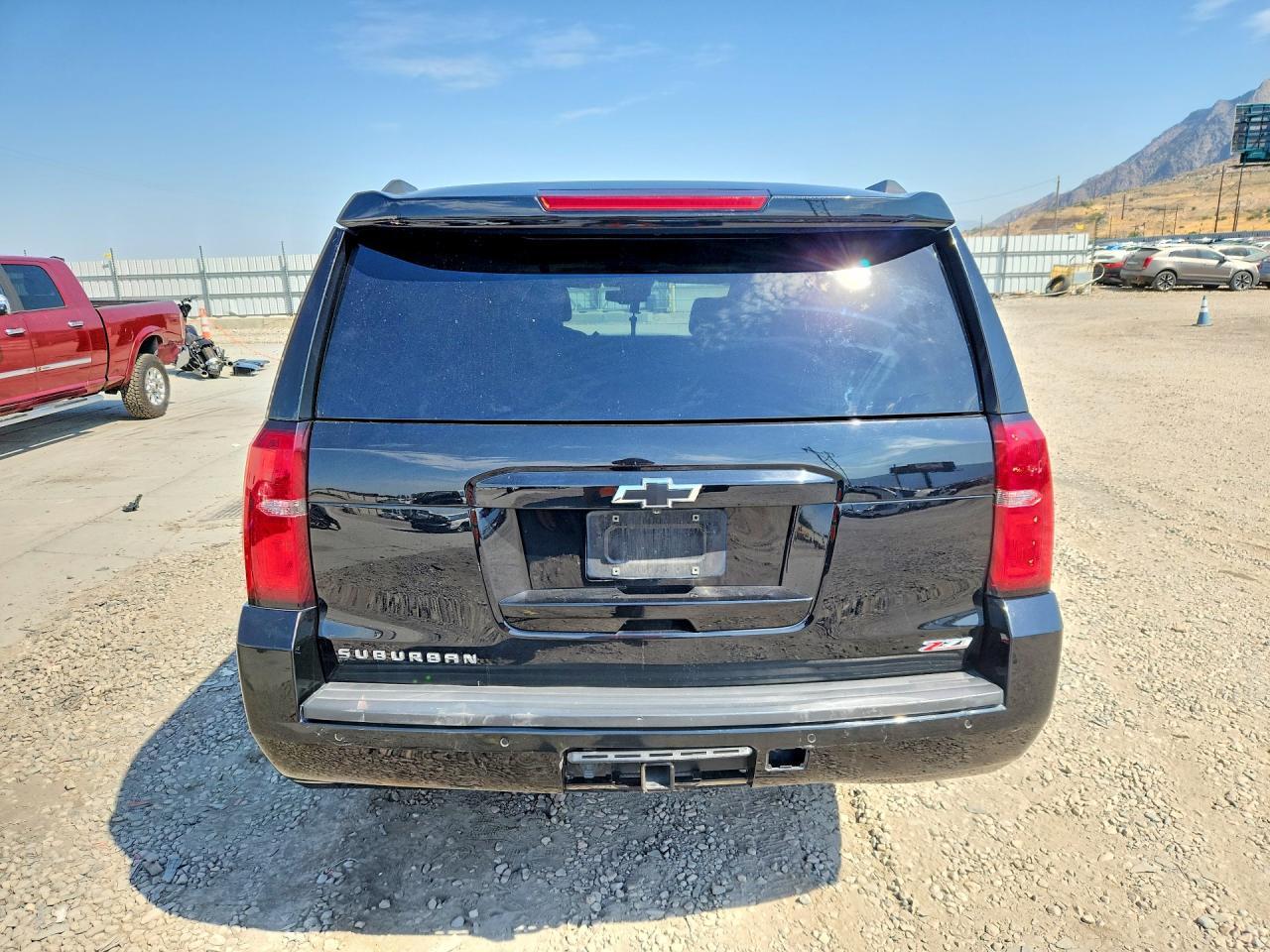2017 Chevrolet Suburban K1500 Lt - zdjęcie 6