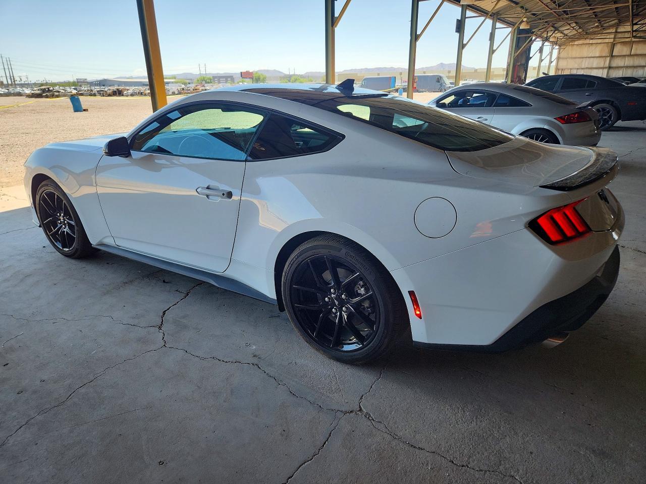 2025 Ford Mustang - zdjęcie 2