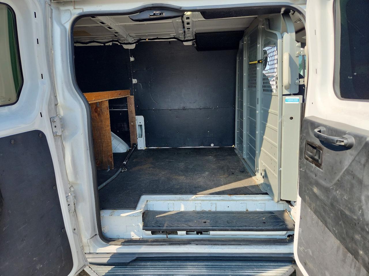 2015 Ford Transit T-250 - zdjęcie 11