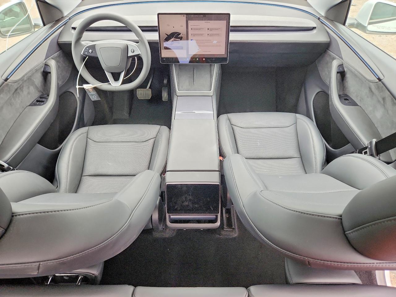2026 Tesla Model Y - zdjęcie 8