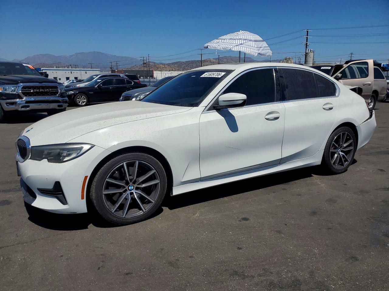 2020 BMW 330I - zdjęcie główne