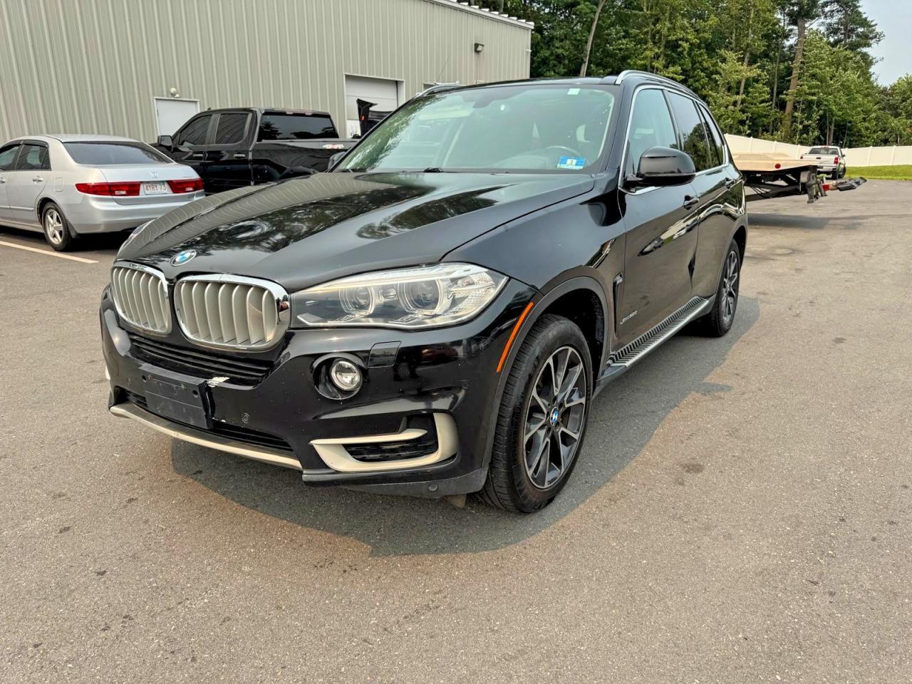 2015 BMW X5 xDrive50I - zdjęcie główne