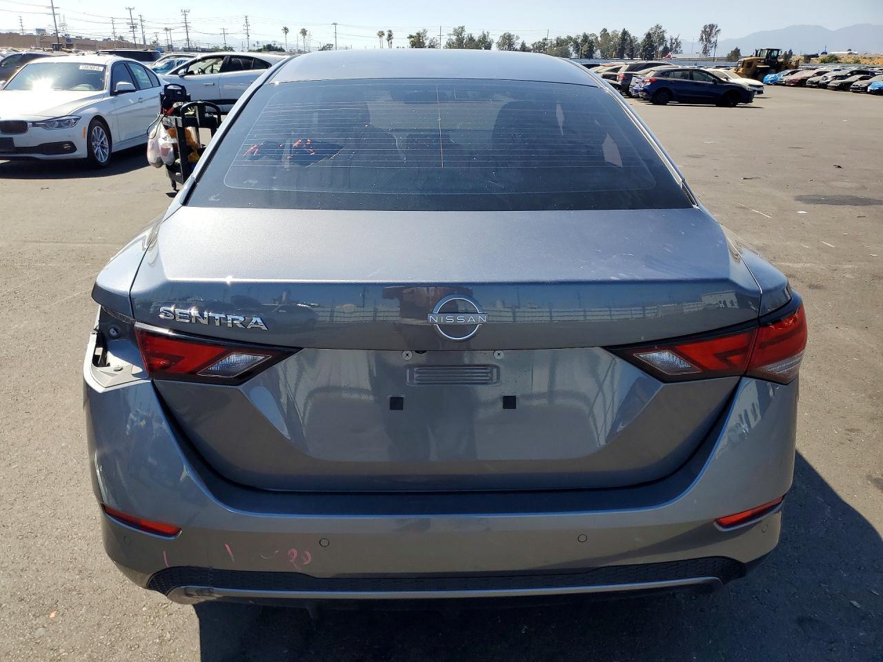 2025 Nissan Sentra S - zdjęcie 6