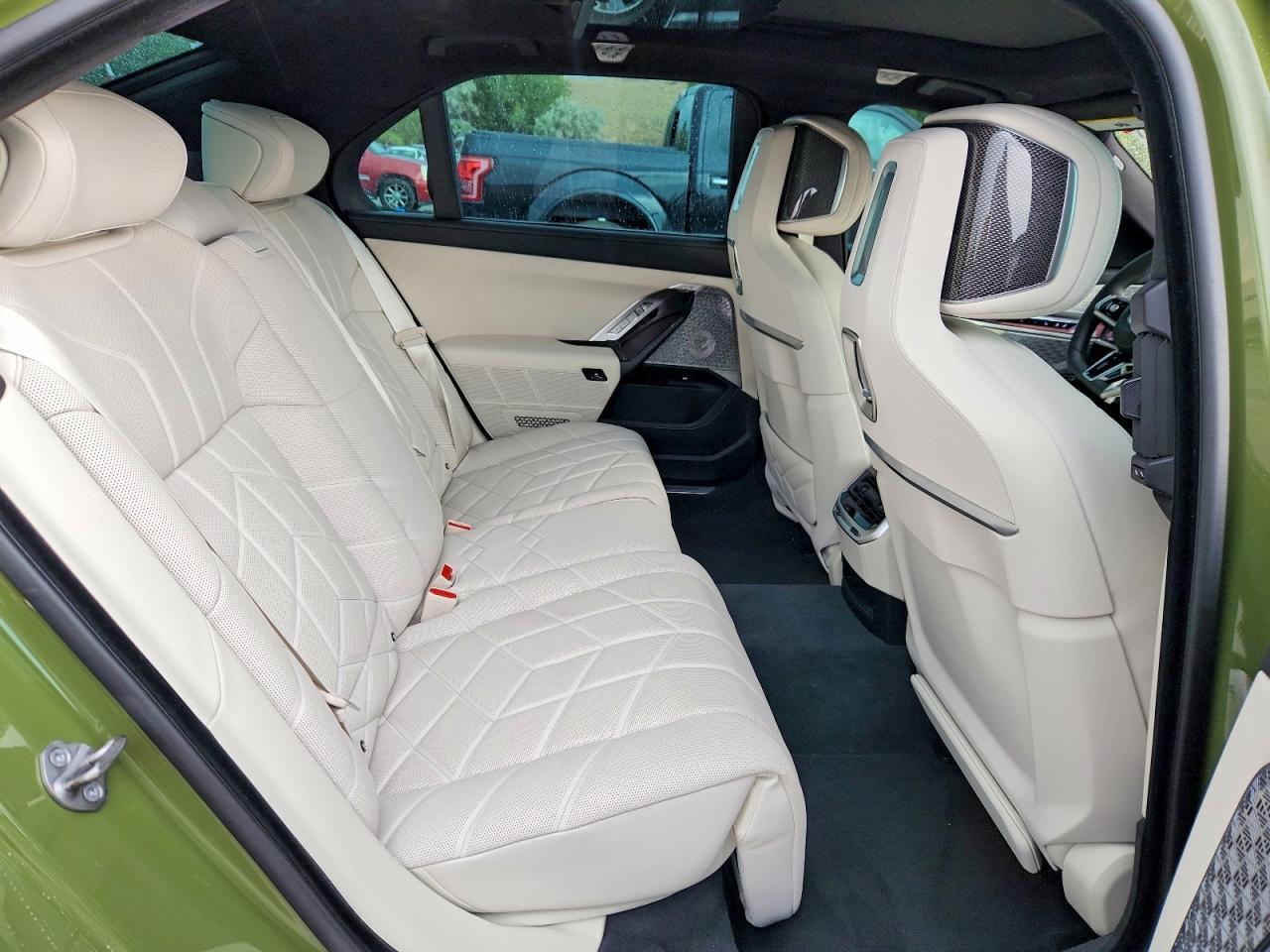 2024 BMW 760 Xi - zdjęcie 10