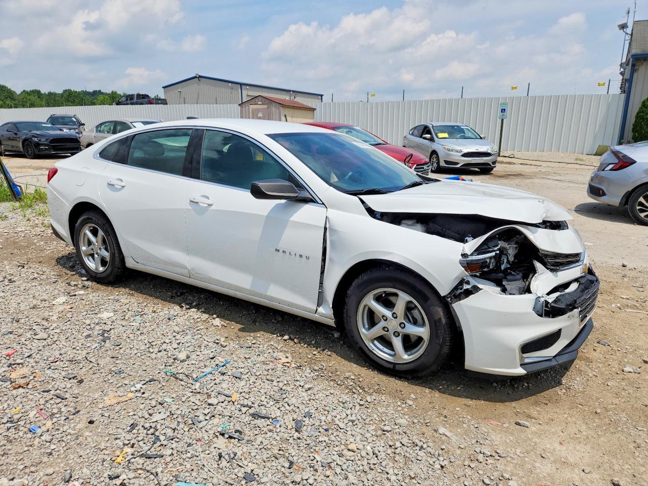 2018 Chevrolet Malibu Ls - zdjęcie 4