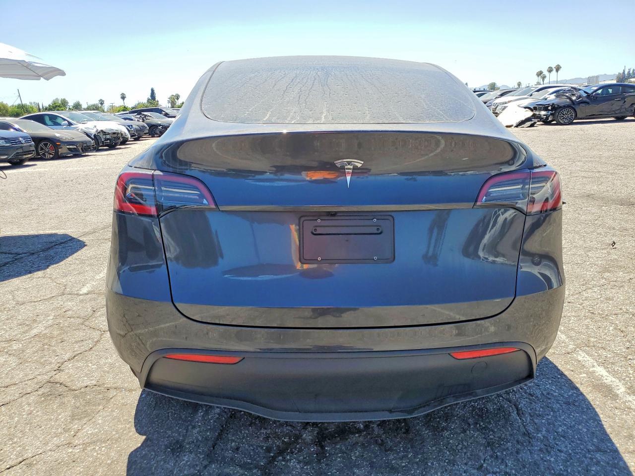 2025 Tesla Model Y - zdjęcie 6