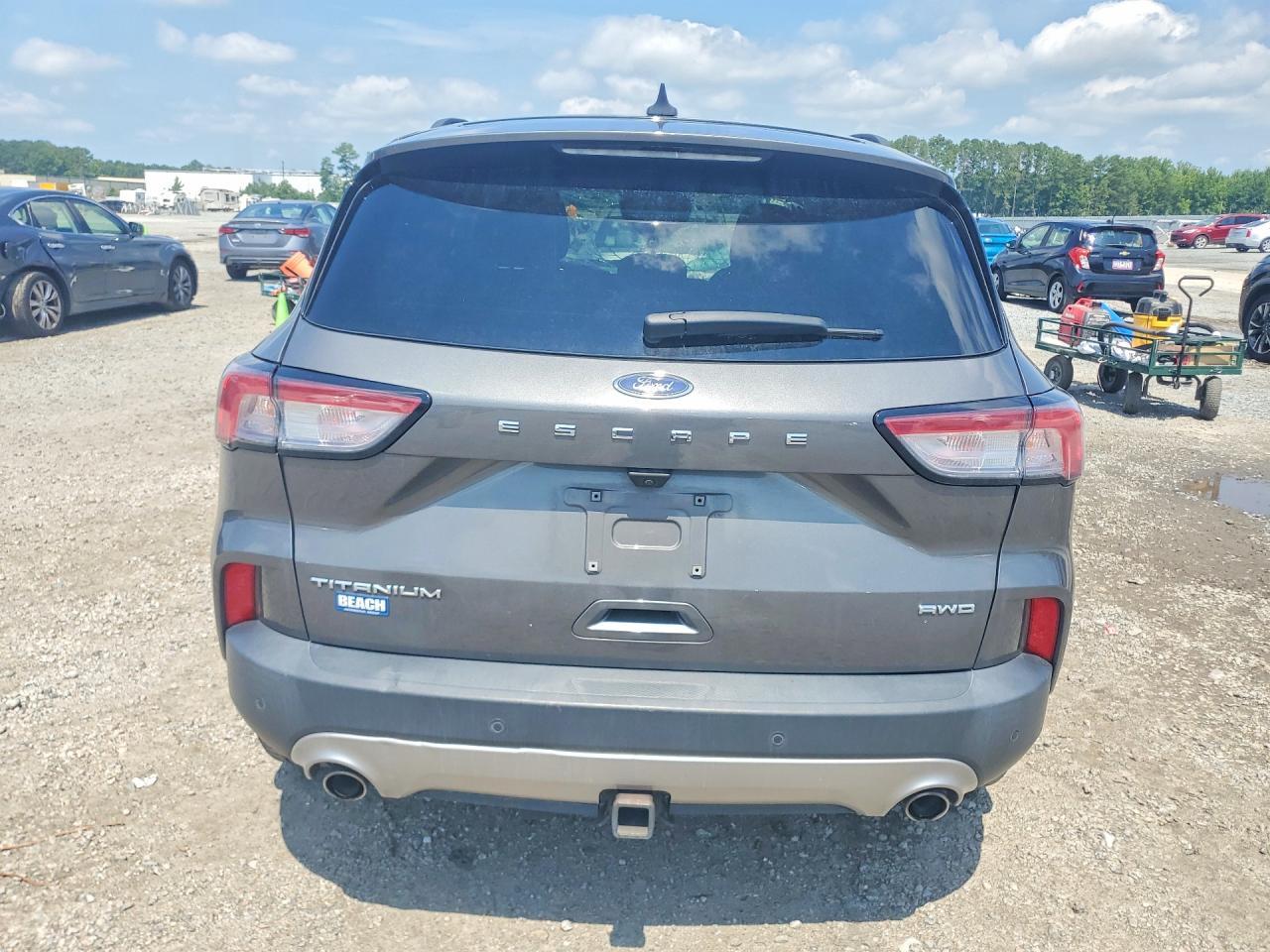 2022 Ford Escape Titanium - zdjęcie 6