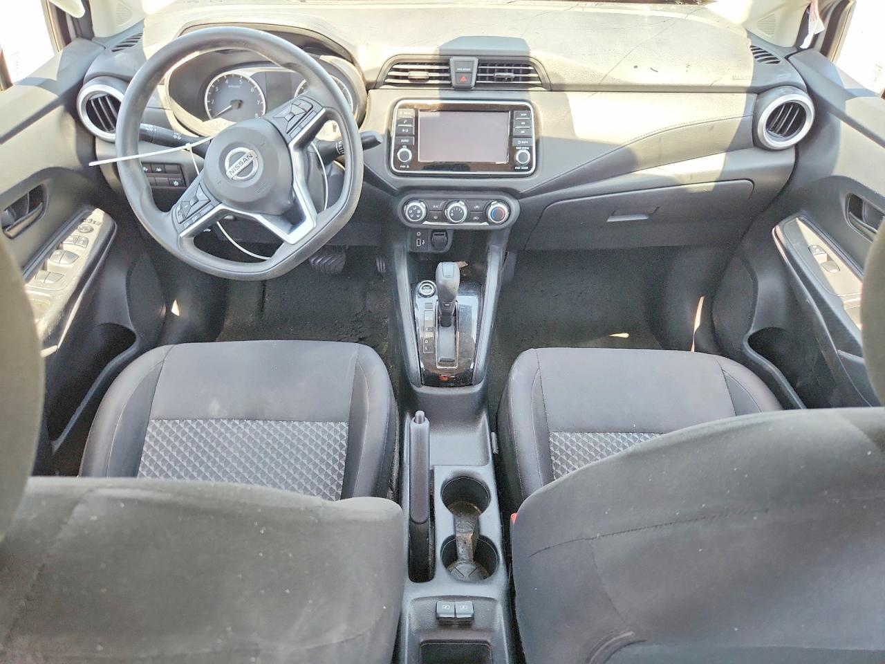 2021 Nissan Versa S - zdjęcie 8