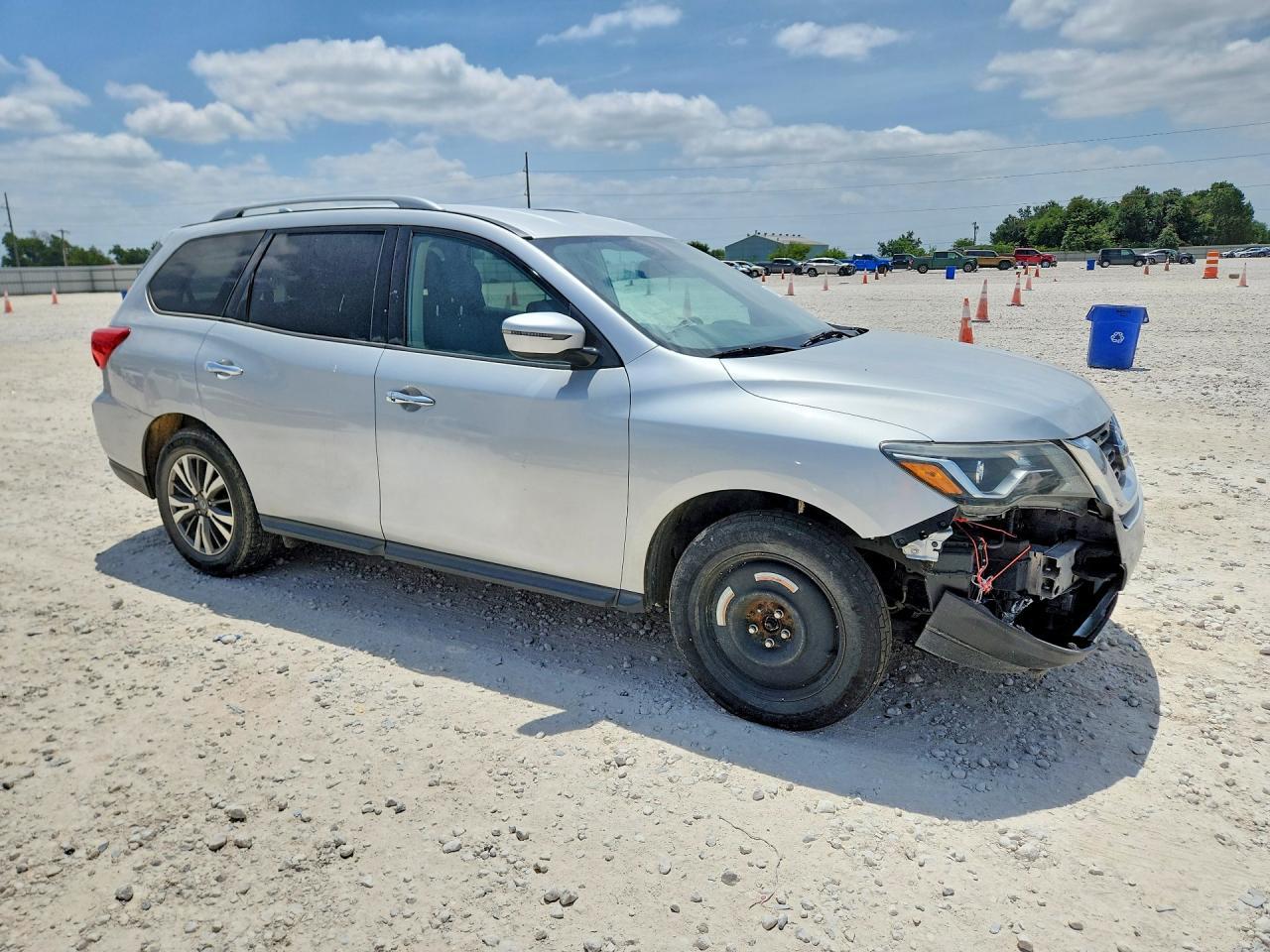 2020 Nissan Pathfinder Sv - zdjęcie 4