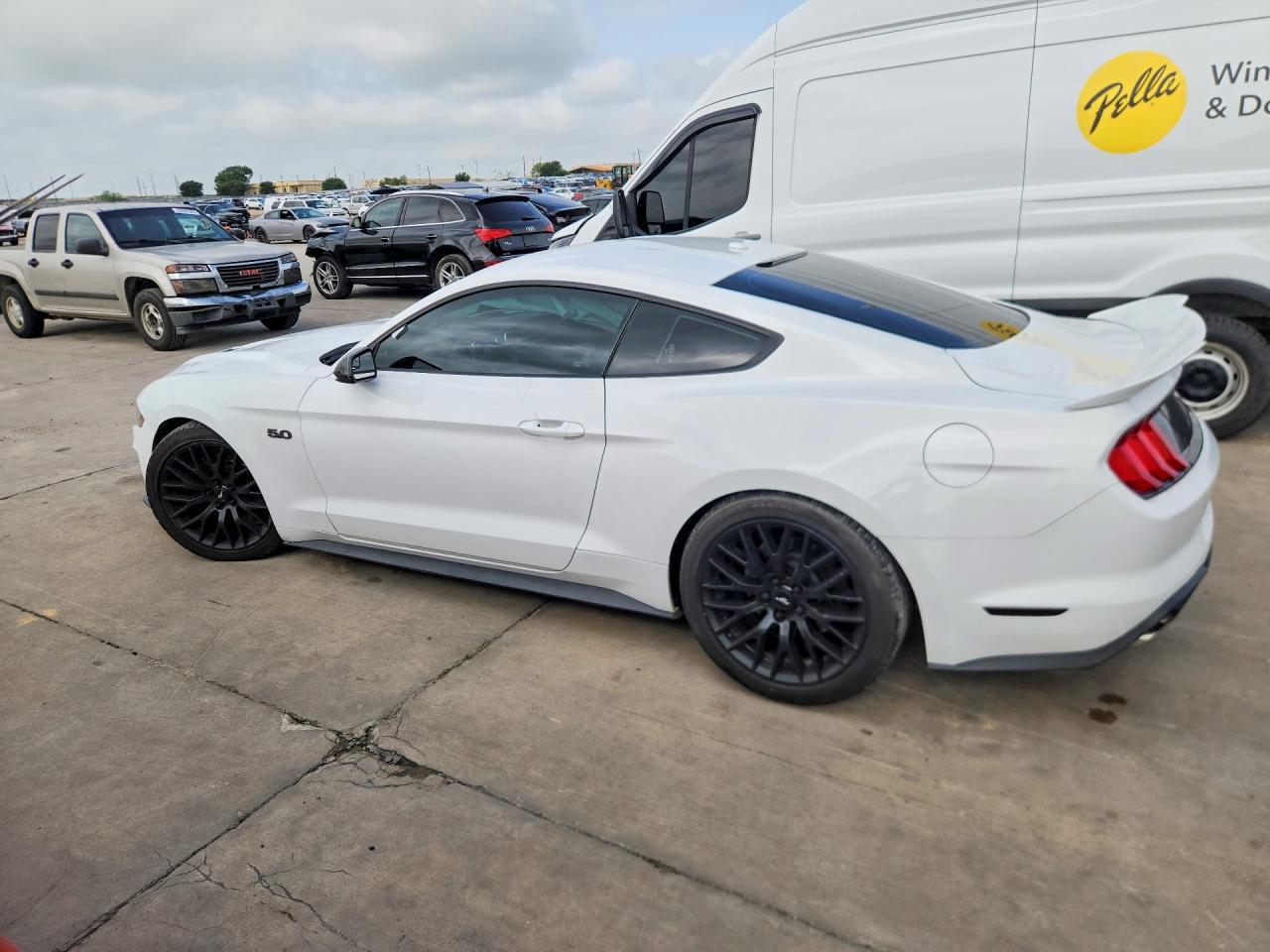 2019 Ford Mustang Gt - zdjęcie 2