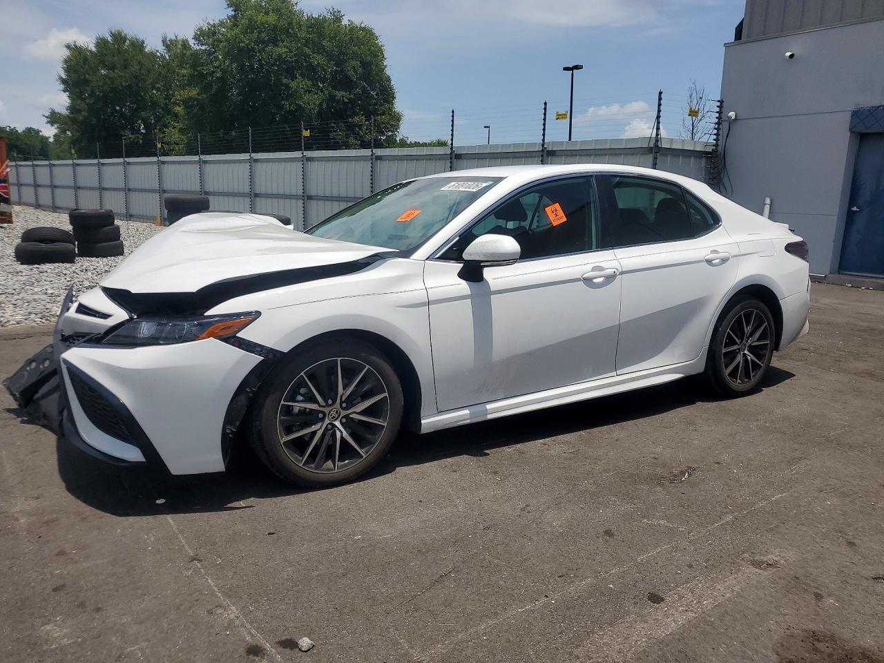 2023 Toyota Camry Se - zdjęcie główne