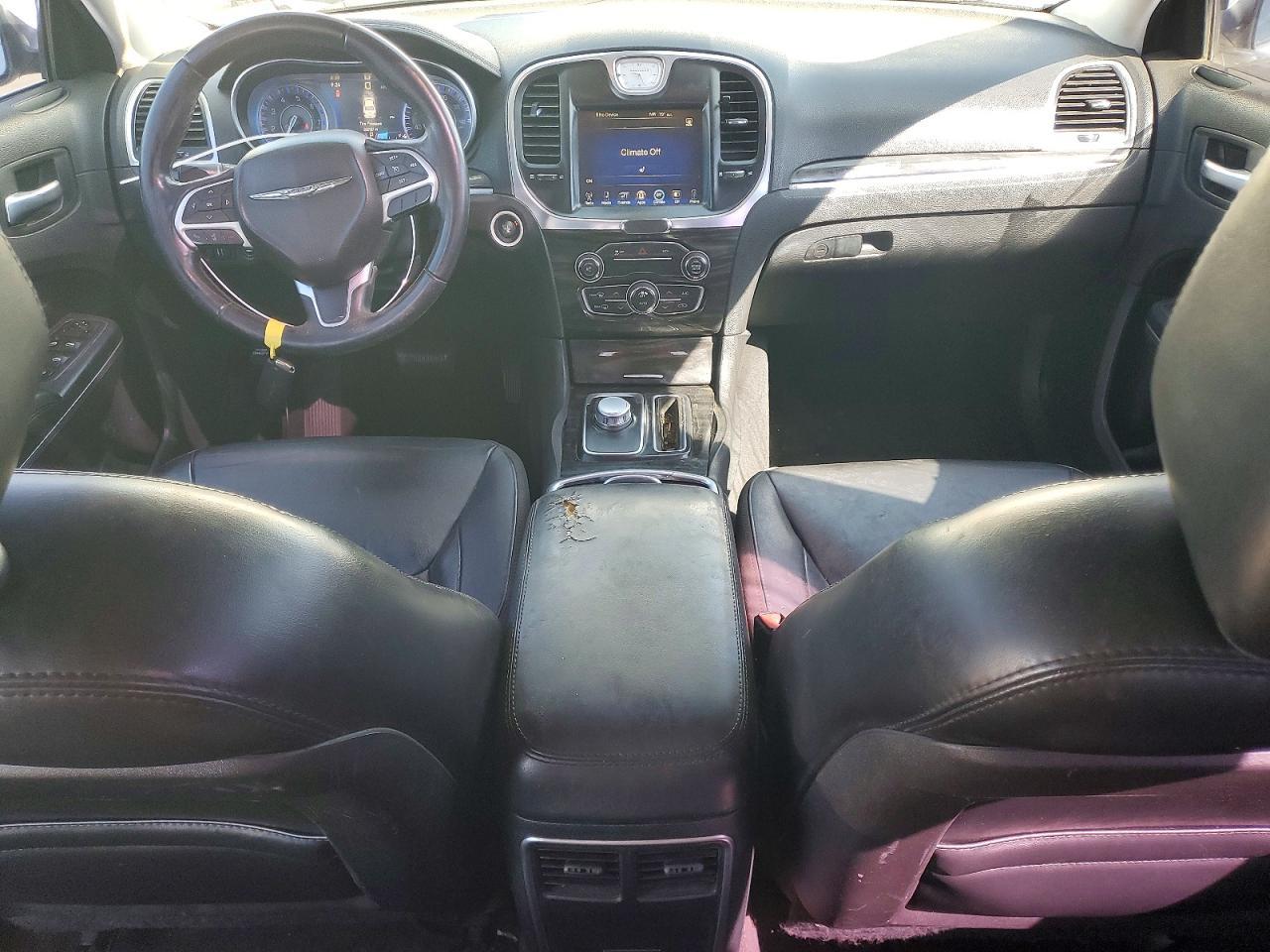 2015 Chrysler 300 Limited - zdjęcie 8