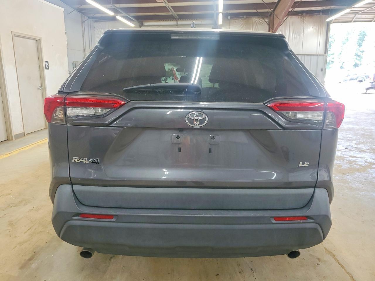 2021 Toyt Rav4 Le - zdjęcie 6