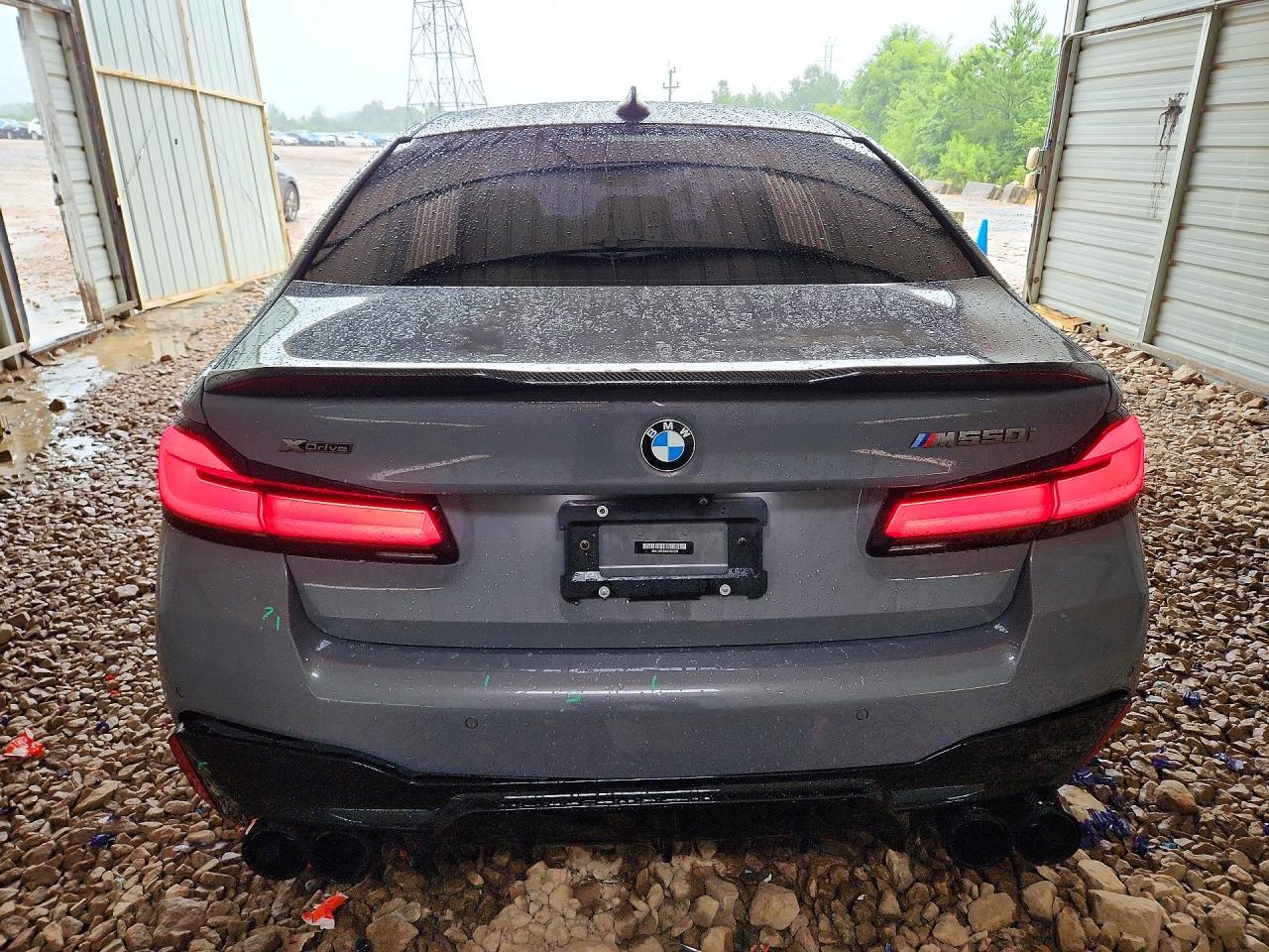 2021 BMW Seria 5 M550i - zdjęcie 6