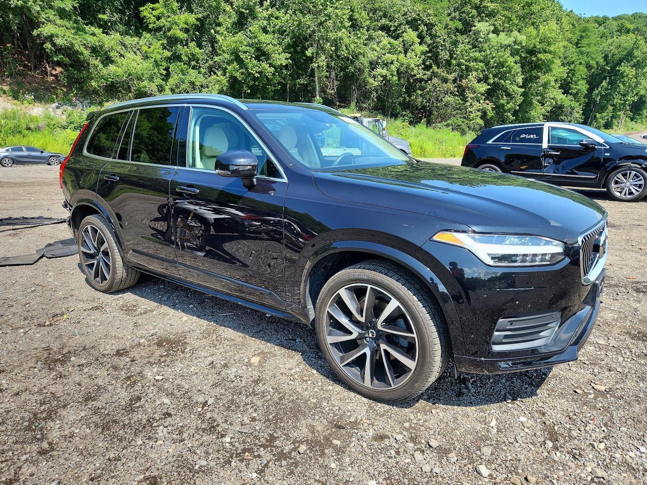2021 Volvo Xc90 T6 Momentum - zdjęcie 4