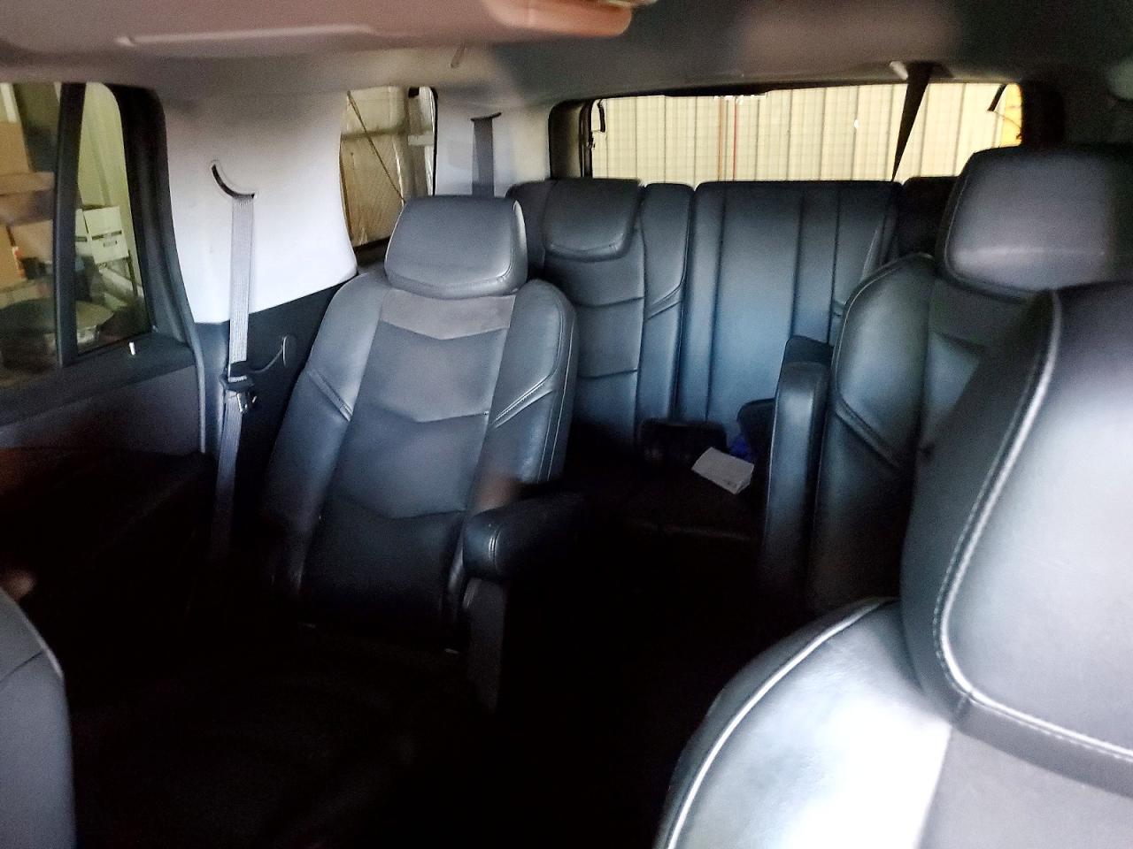 2019 Cadillac Escalade Luxury - zdjęcie 10