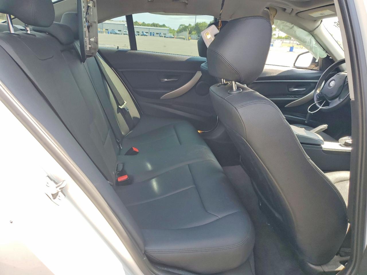 2014 BMW 320 I xDrive - zdjęcie 10