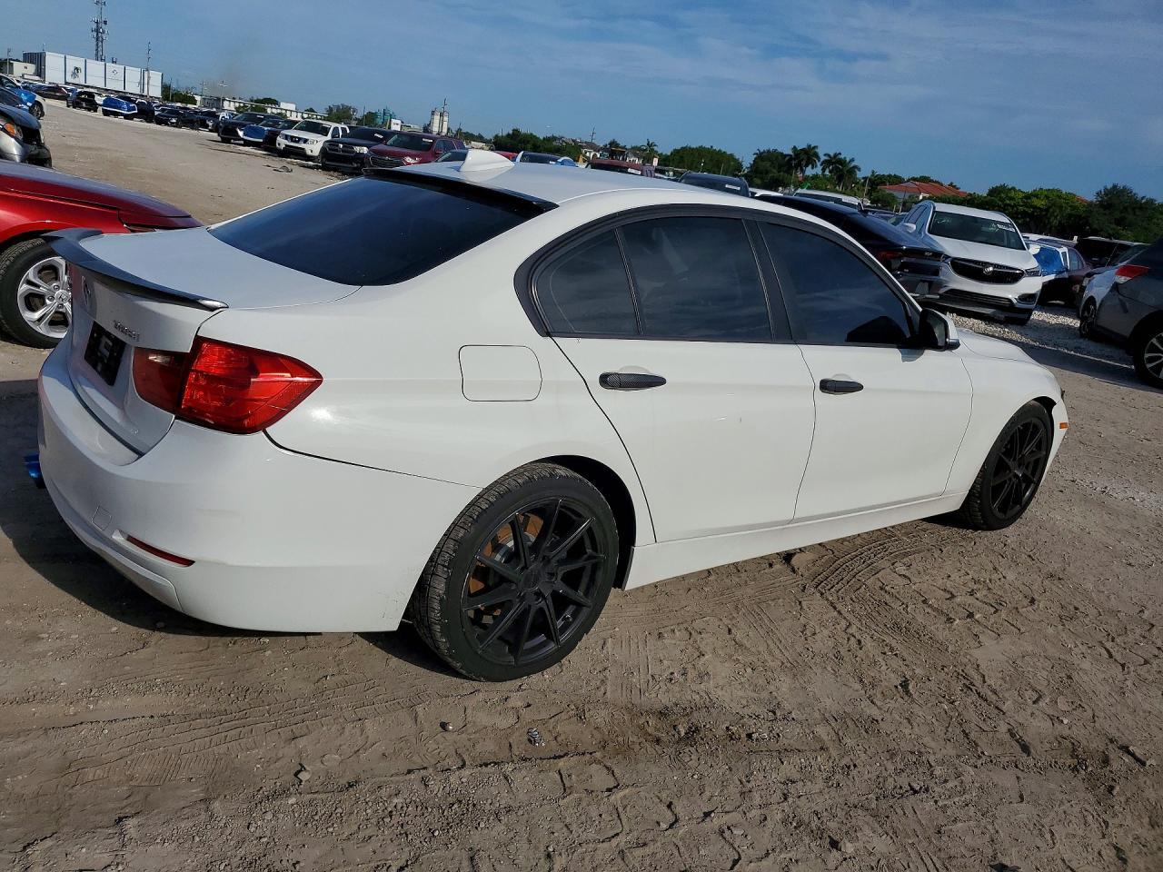 2014 BMW Seria 3 328i - zdjęcie 3