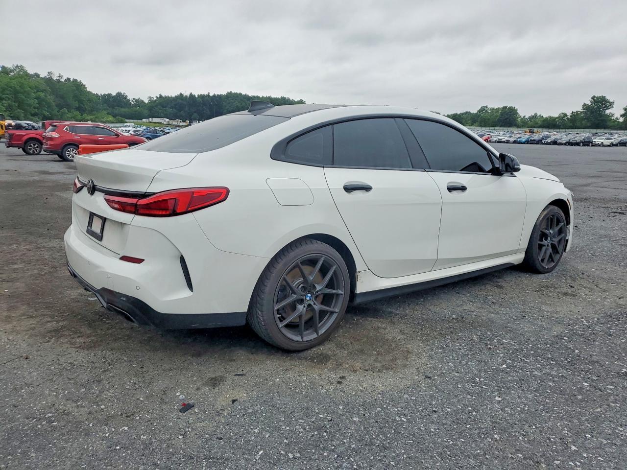2021 BMW Seria 2 M235i - zdjęcie 3