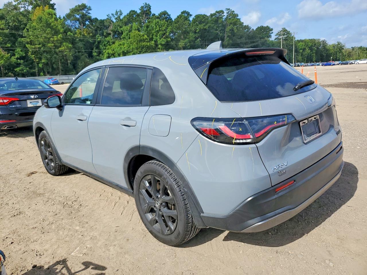 2023 Honda Hr-V Sport - zdjęcie 2