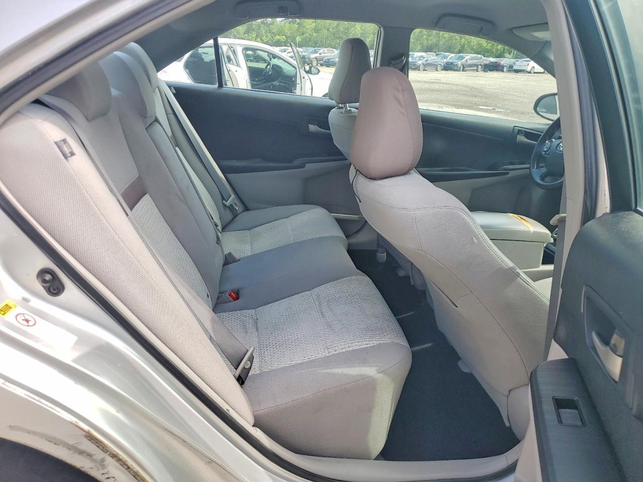 2013 Toyota Camry L - zdjęcie 10