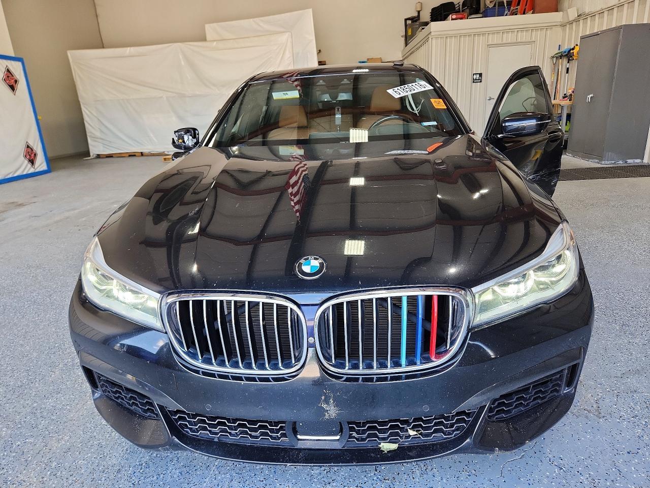 2019 BMW Seria 7 B7 - zdjęcie 5
