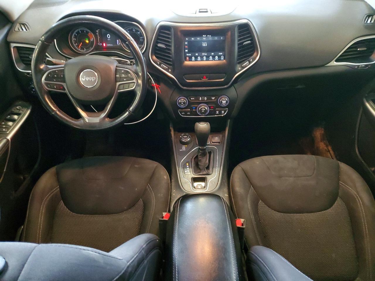 2019 Jeep Cherokee Latitude - zdjęcie 8