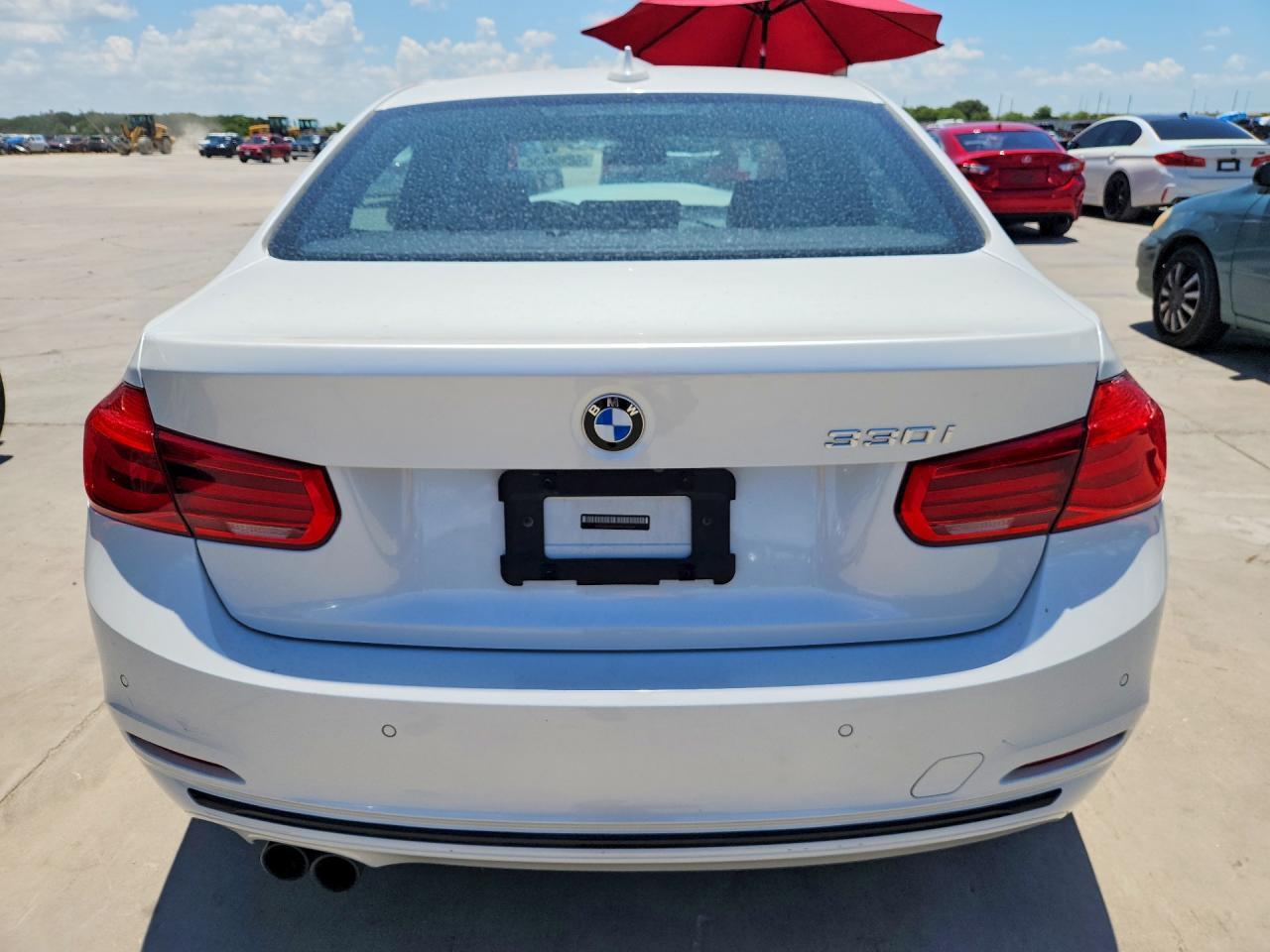 2017 BMW 330 I - zdjęcie 6