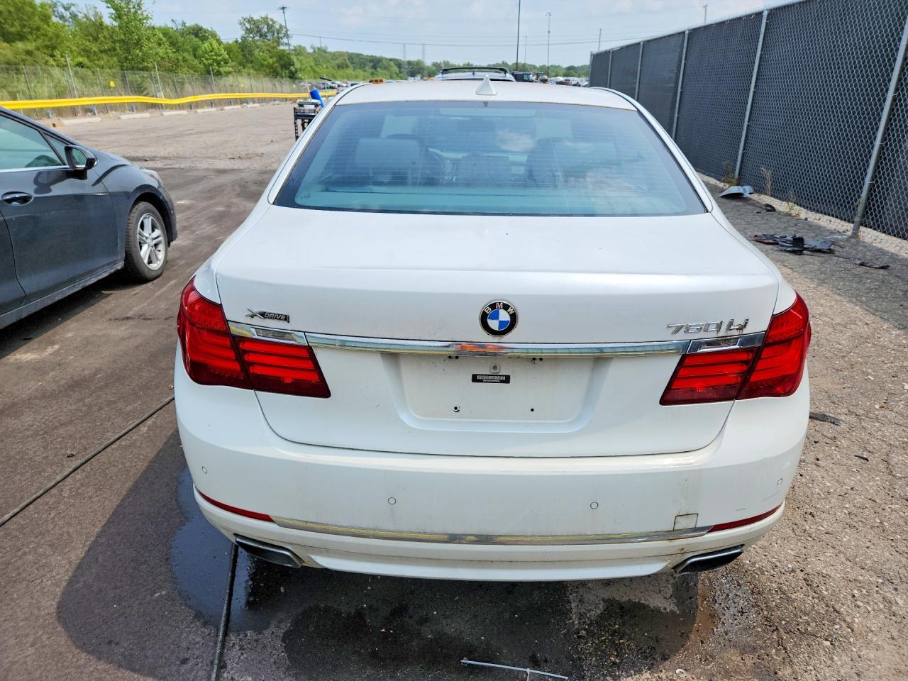 2013 BMW 750 Lxi - zdjęcie 6