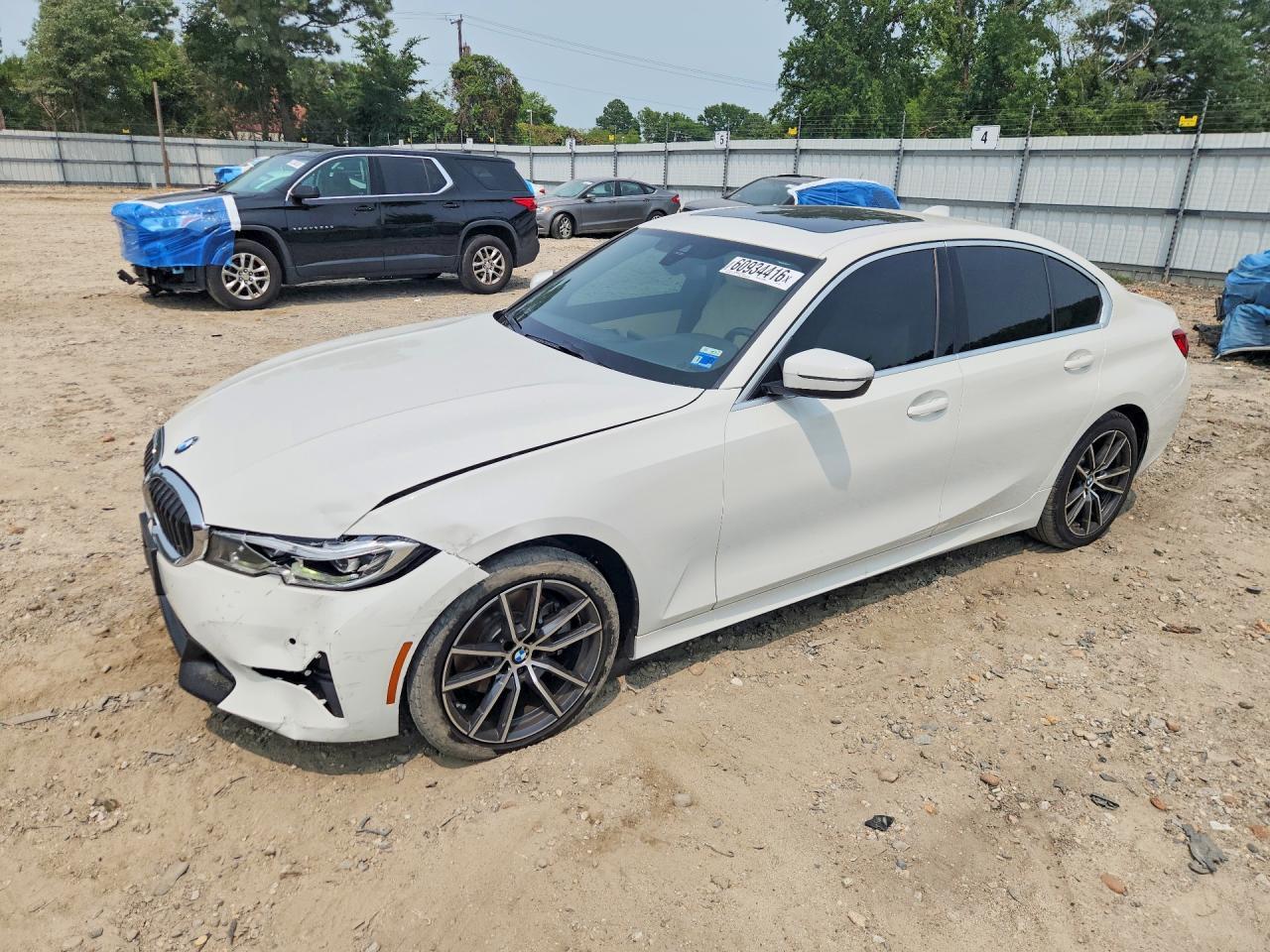 2019 BMW Seria 3 330i - zdjęcie główne