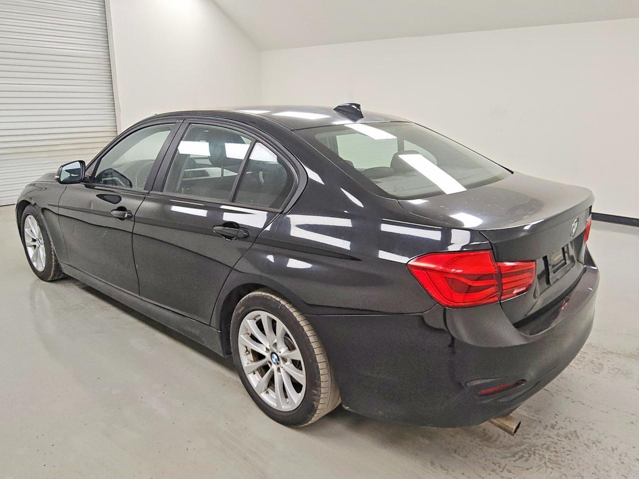 2017 BMW 320 I - zdjęcie 2