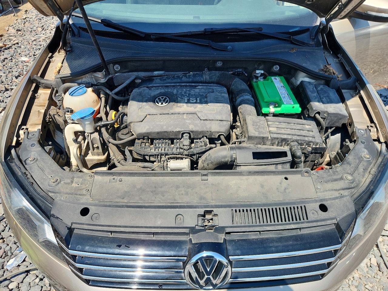 2015 Volkswagen Passat S - zdjęcie 11