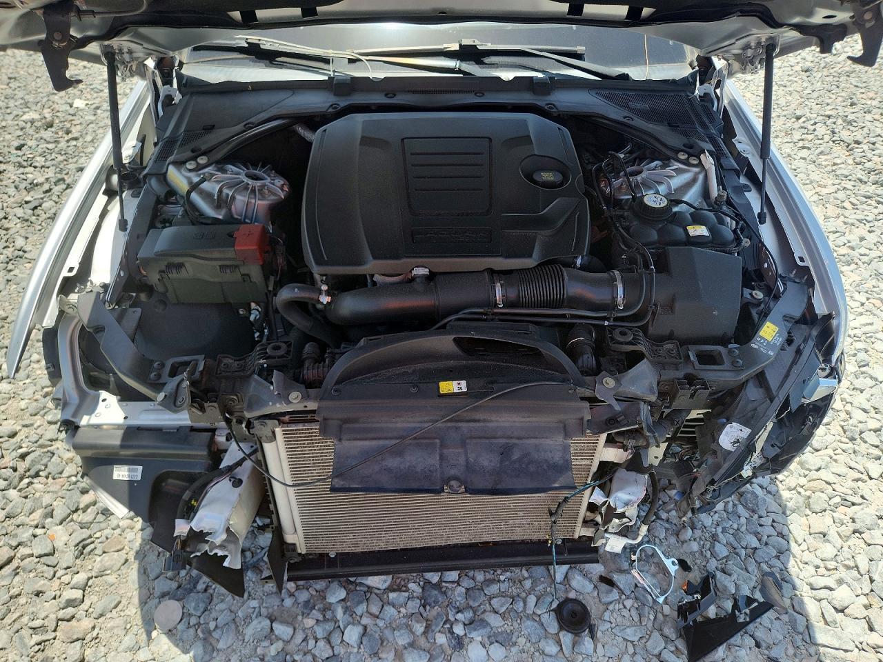 2019 Jaguar Xe - zdjęcie 11