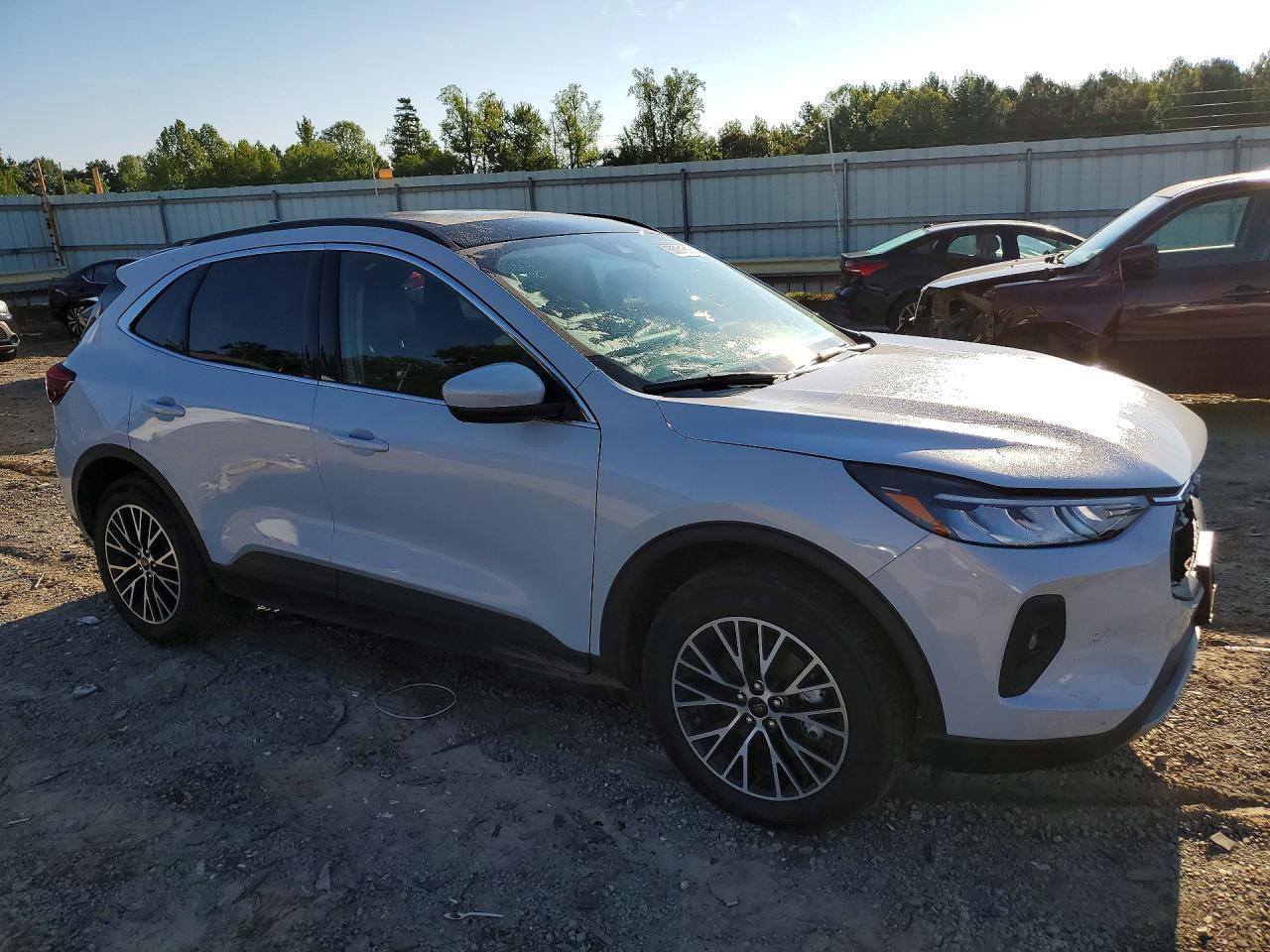 2026 Ford Escape Hybrid - zdjęcie 4