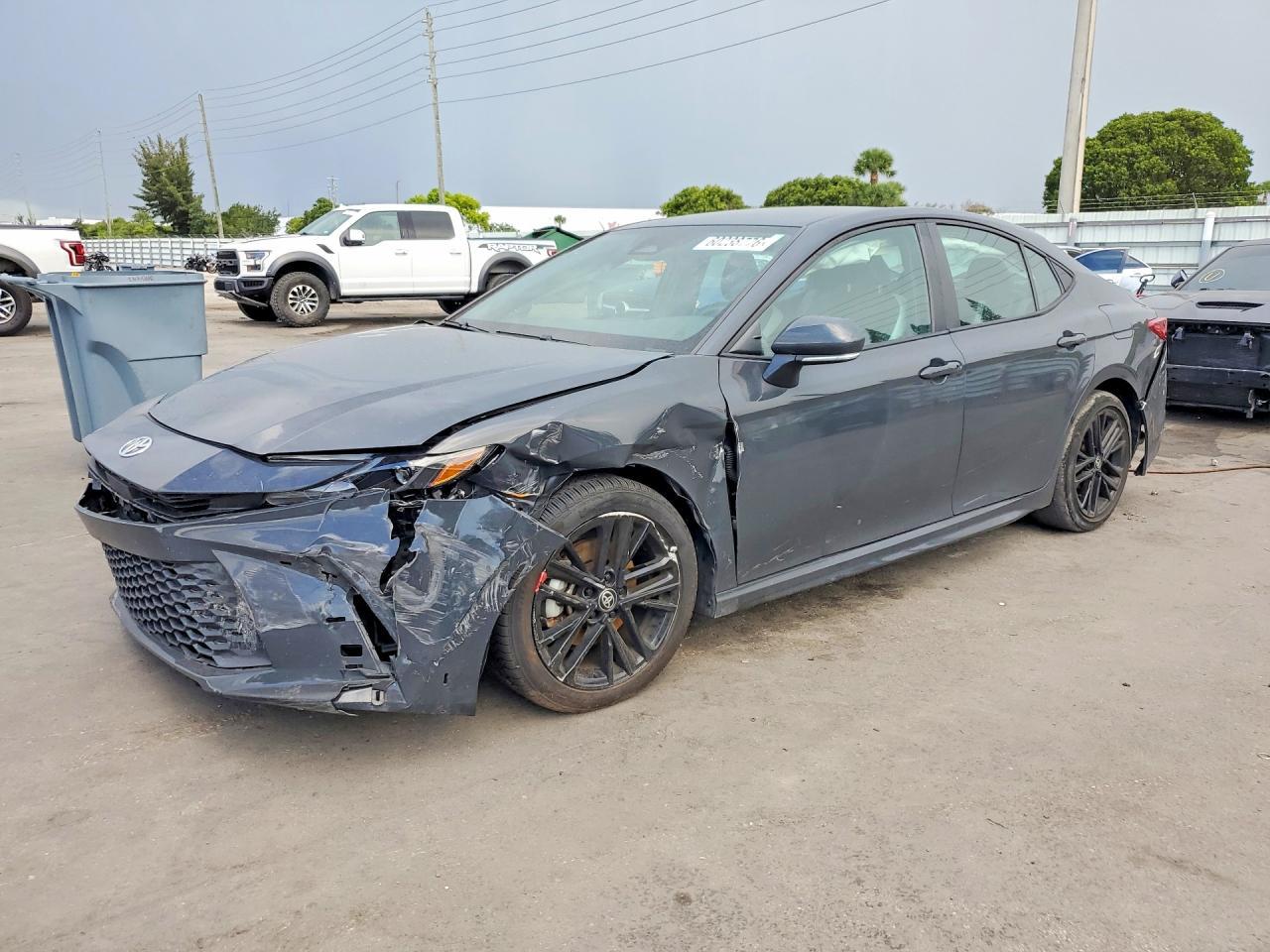 2025 Toyota Camry Se - zdjęcie główne