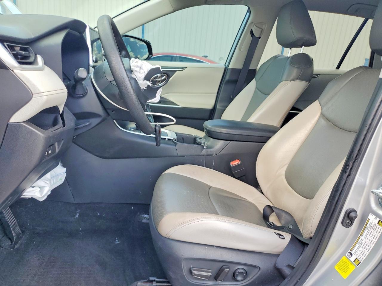 2024 Toyota Rav4 Hybrid Xle - zdjęcie 7
