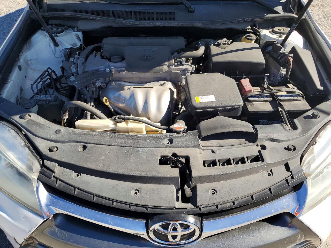 2016 Toyota Camry Le - zdjęcie 11
